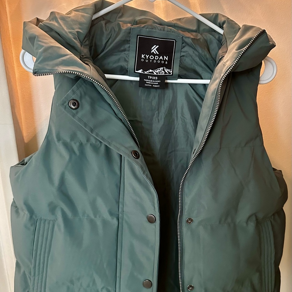 Kyodan Green Puffer Vest with Hood